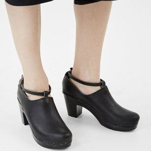 No. 6 Classic Halo Ankle Strap Clogs